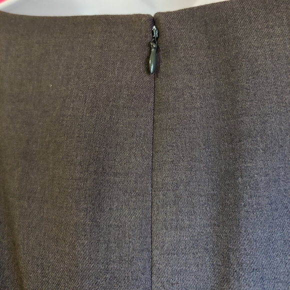 Jones Wear Dress w/ Belt, Sheath Dress, Gray w/ Lace Upper, Size 10 Slit Skirt - Picture 14 of 14